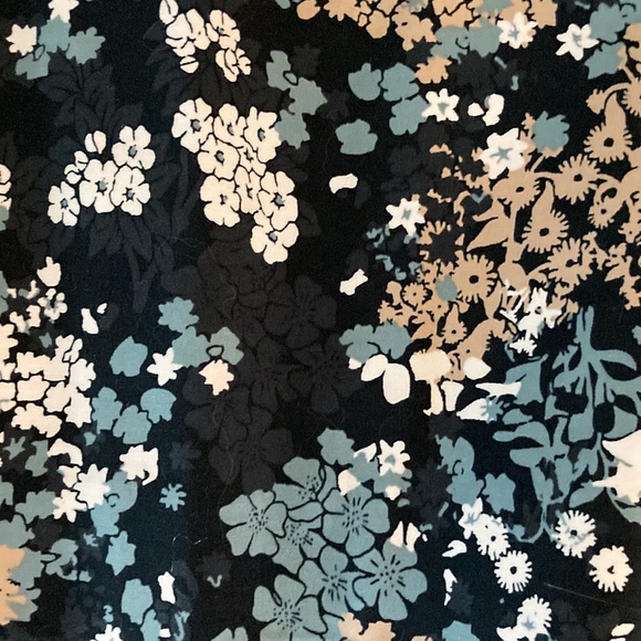 NWT- Pencil skirt - Picture 2 of 3